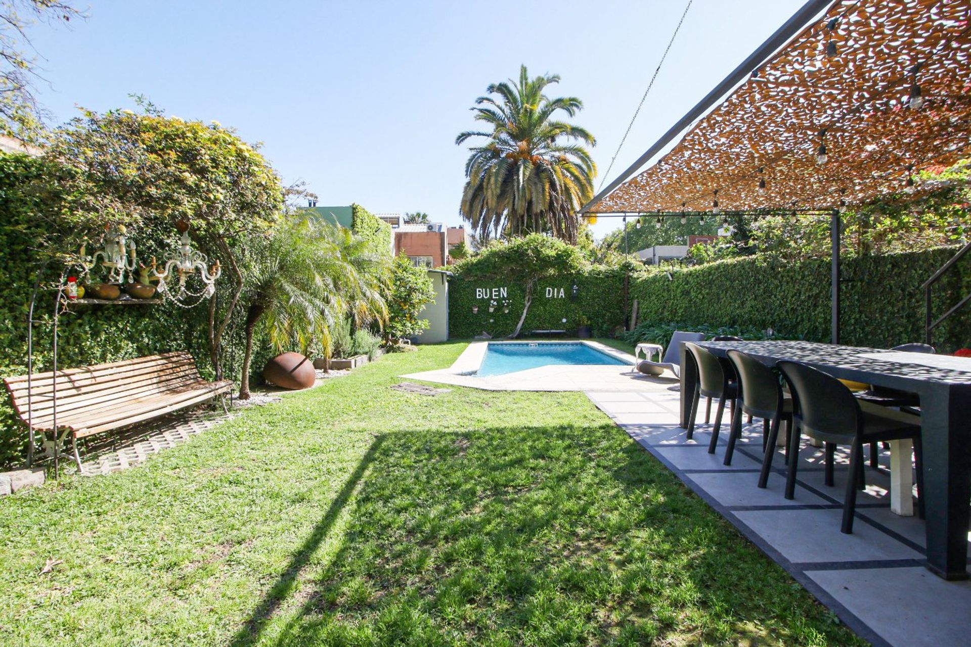 Venta - Casa 4 Dorm. Bajo Vte. Lopez Con Pileta