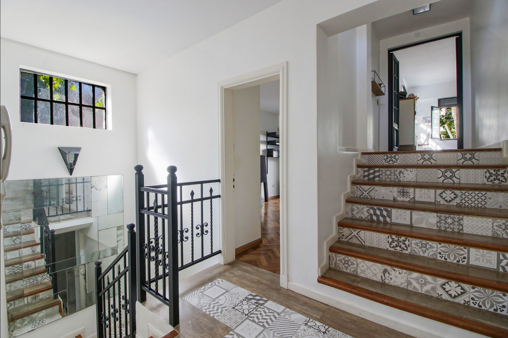 Venta - Casa 4 Dorm. Bajo Vte. Lopez Con Pileta