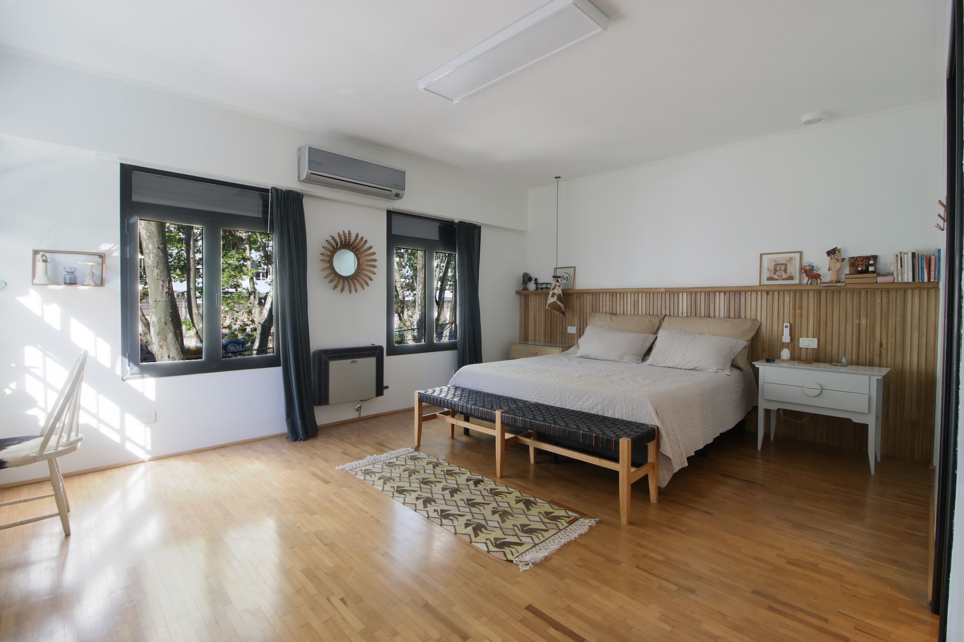 Venta - Casa 4 Dorm. Bajo Vte. Lopez Con Pileta