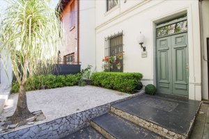 Venta - Casa 4 Dorm. Bajo Vte. Lopez Con Pileta