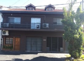 4-room Apartment for Sale in Carapachay with Garage and Balcony