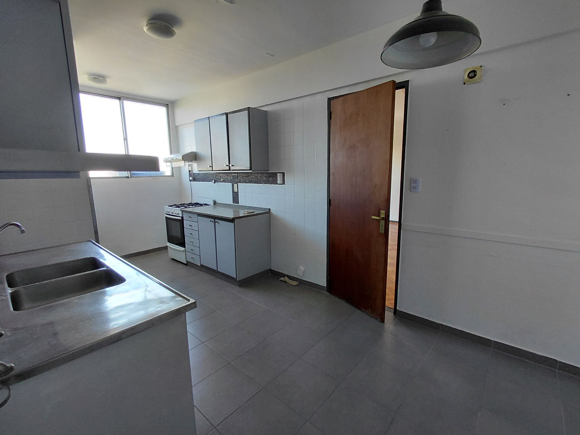 Departamento 4 amb depen, cochera y baulera Olivos