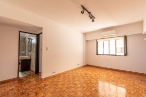 Sale Apartment 3 Rooms Refurbished with Laundry Seller Lopez