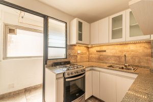 Sale Apartment 3 Rooms Refurbished with Laundry Seller Lopez