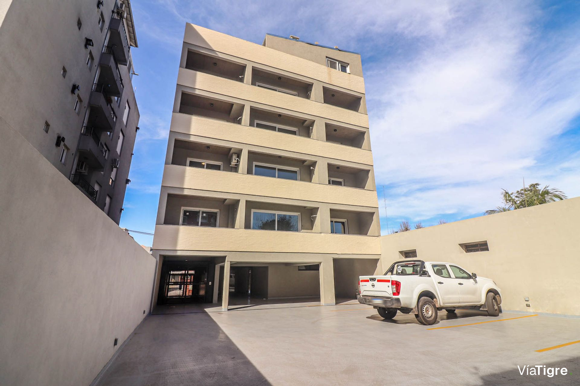Venta Depto Monoambiente Tigre Centro con cochera
