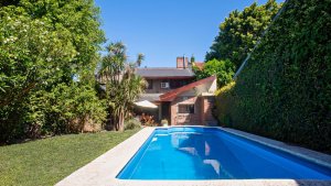 House for Sale with Garden, Pool and Garage in Olivos