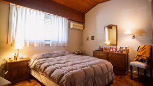 Venta Casa Con Jardin Pileta Y Cochera En Olivos