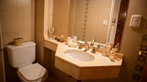 Venta Casa Con Jardin Pileta Y Cochera En Olivos