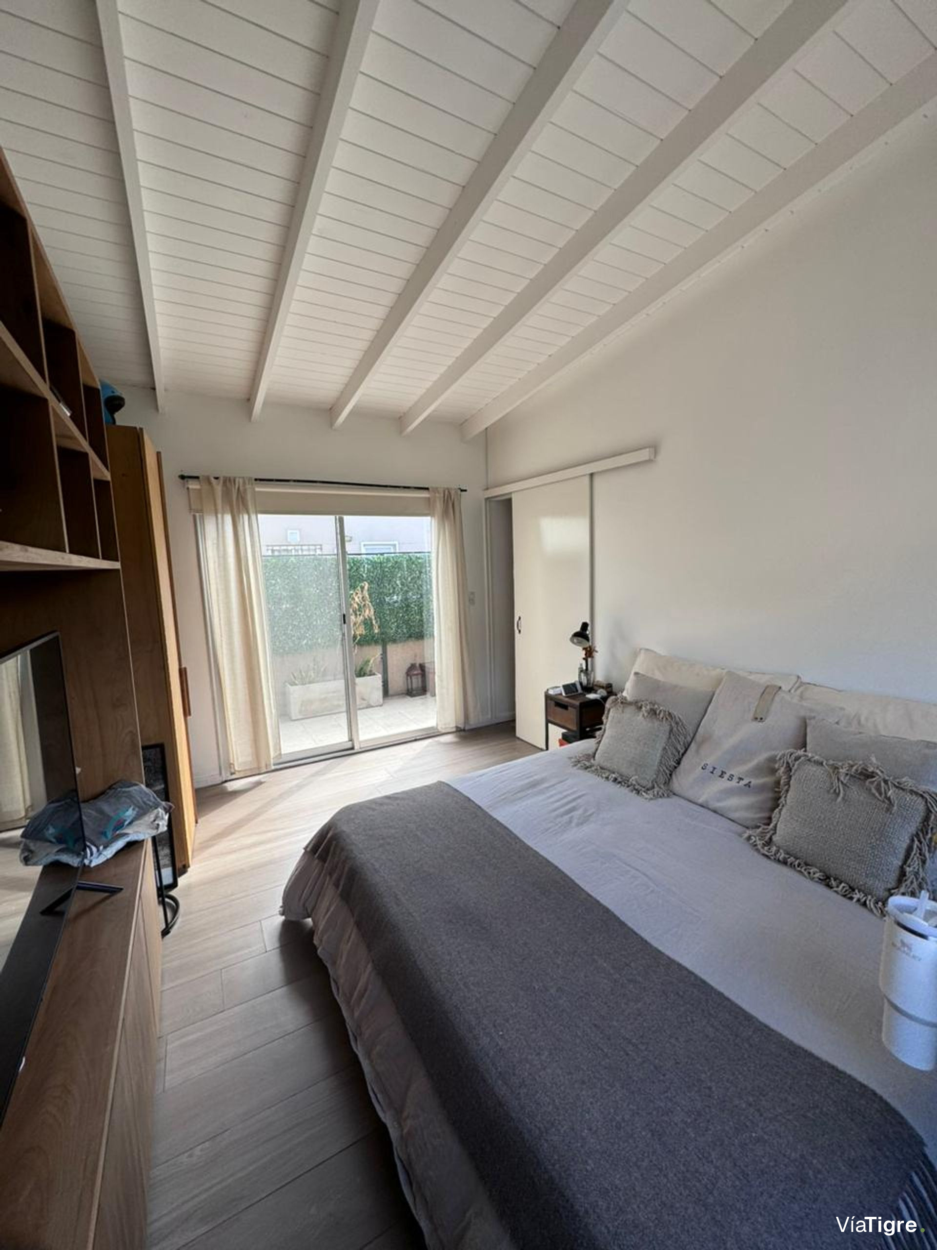 Departamento Triplex en San Isidro con Jardin