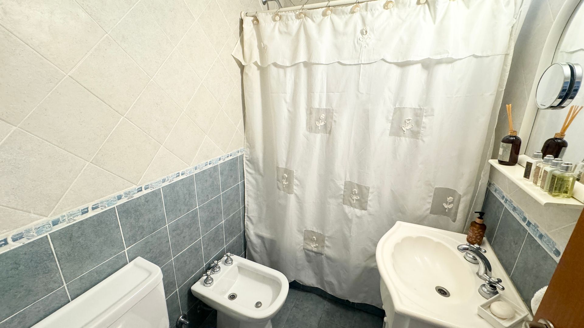 Venta 2 amb con cochera en San Isidro La Calabria