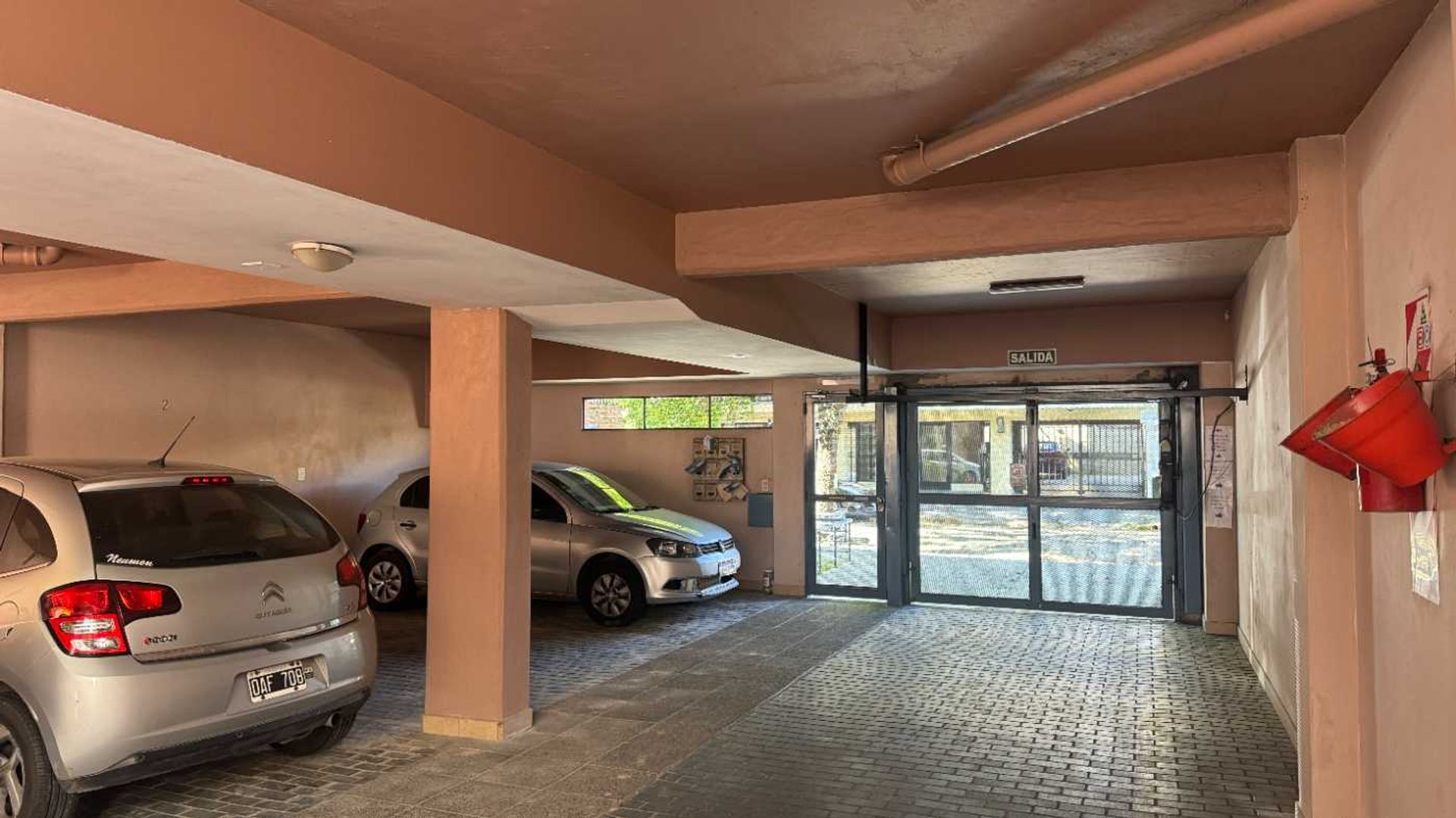 Venta 2 amb con cochera en San Isidro La Calabria