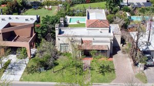 House for Sale – 4 Rooms with Pool, Santa Catalina