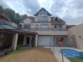 Sale 6-room Villa Martelli with pool, BBQ, garden