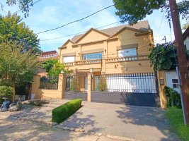 Sale 6-room Villa Martelli with pool, BBQ, garden