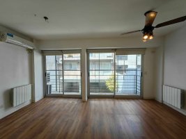 Departamento dos ambientes en suite-cochera