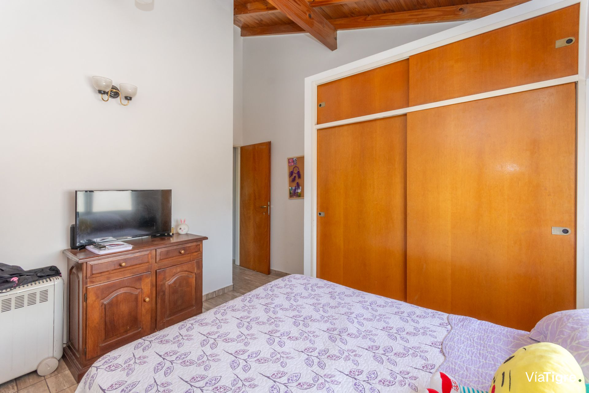Triplex 4 amb en Venta con cochera y patio Olivos