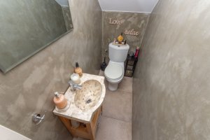 Triplex 4 amb en Venta con cochera y patio Olivos