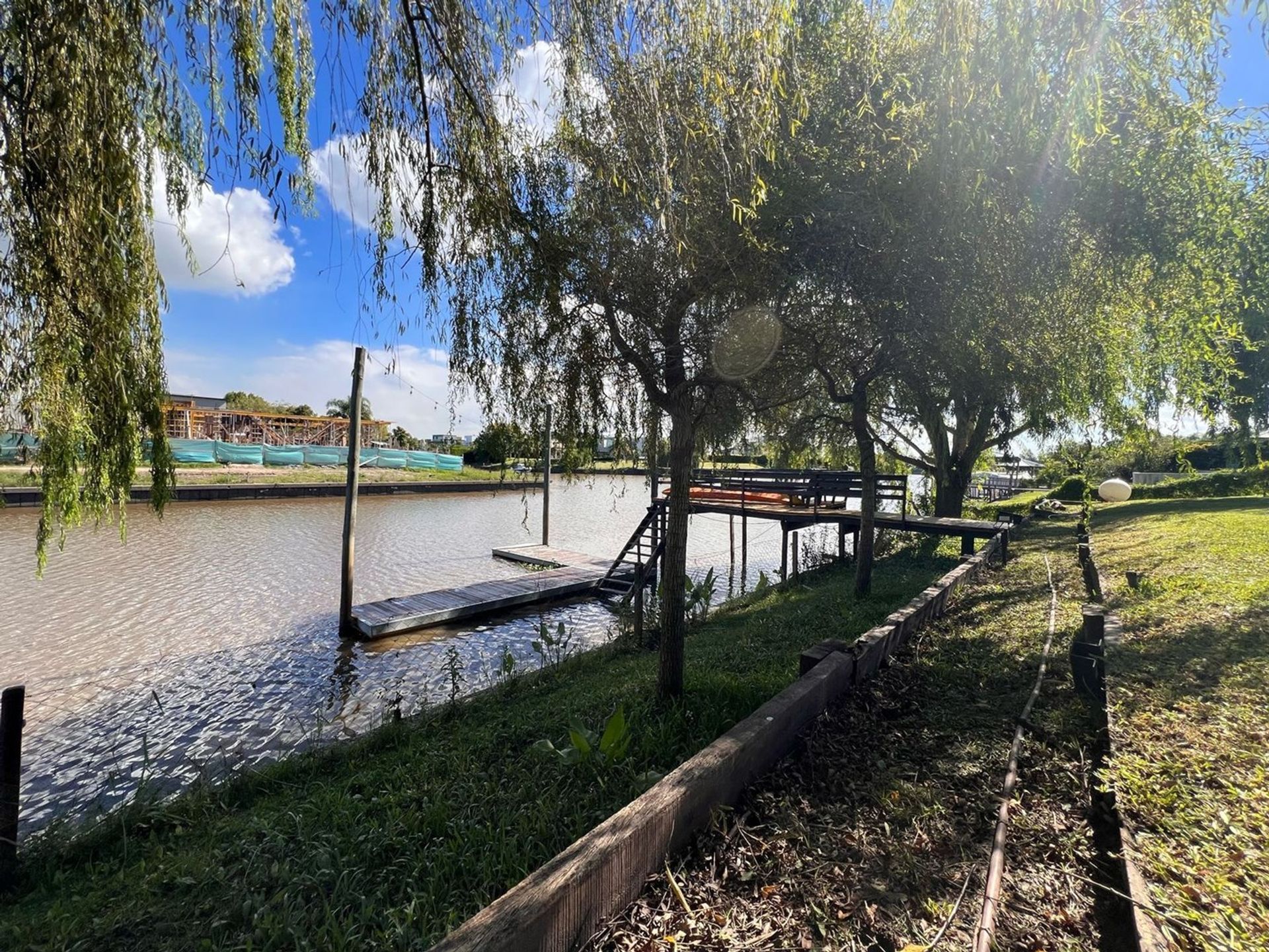Casa en Venta en Barrio San Benito Lote al RIO