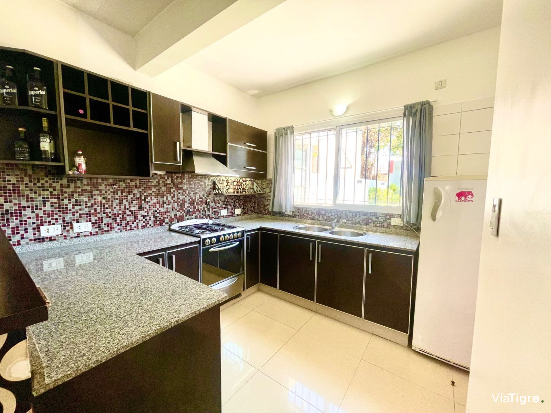 Ph En Venta Pb Al Frente 4 Amb. Con Pileta