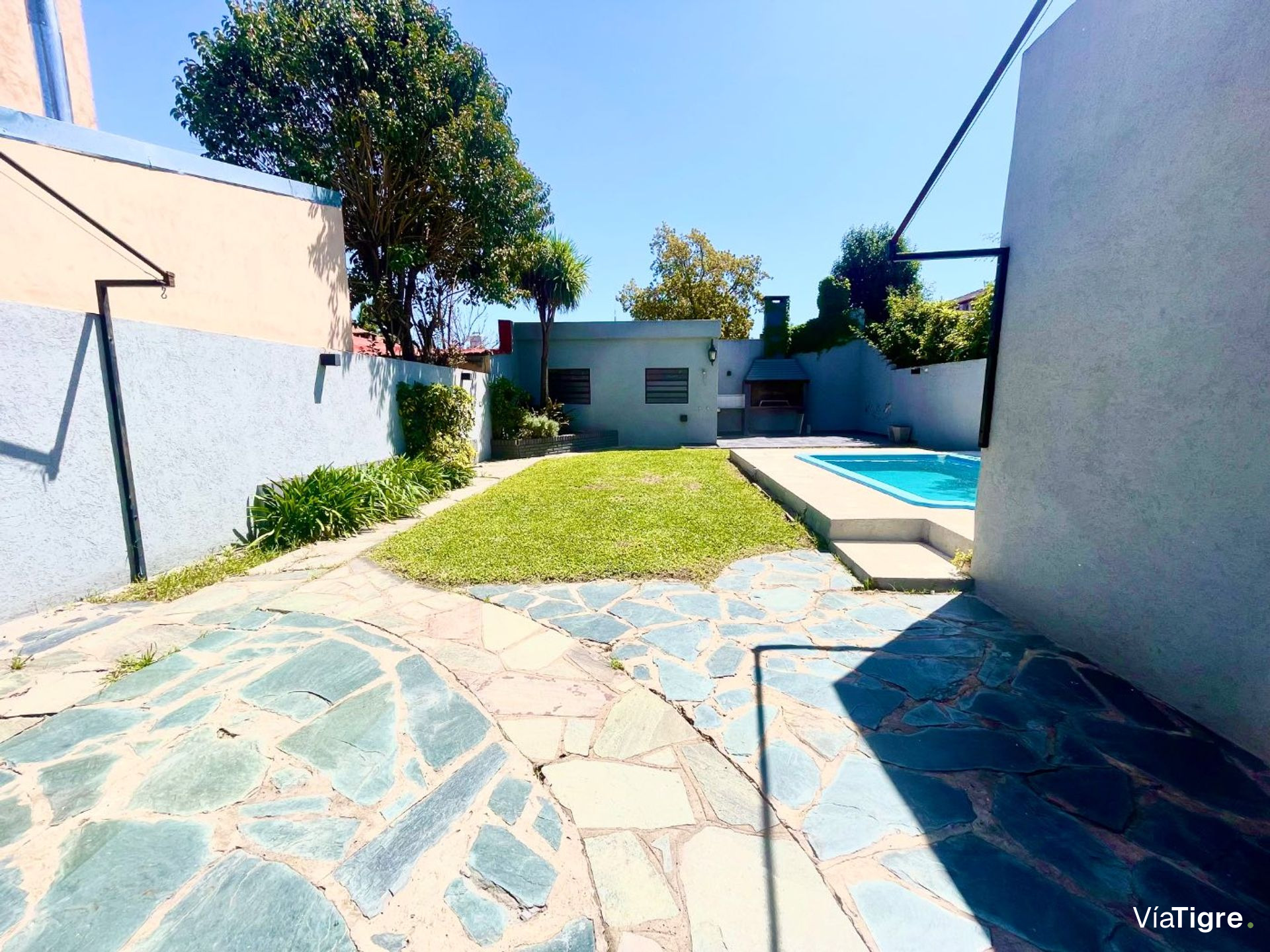 Ph En Venta Pb Al Frente 4 Amb. Con Pileta