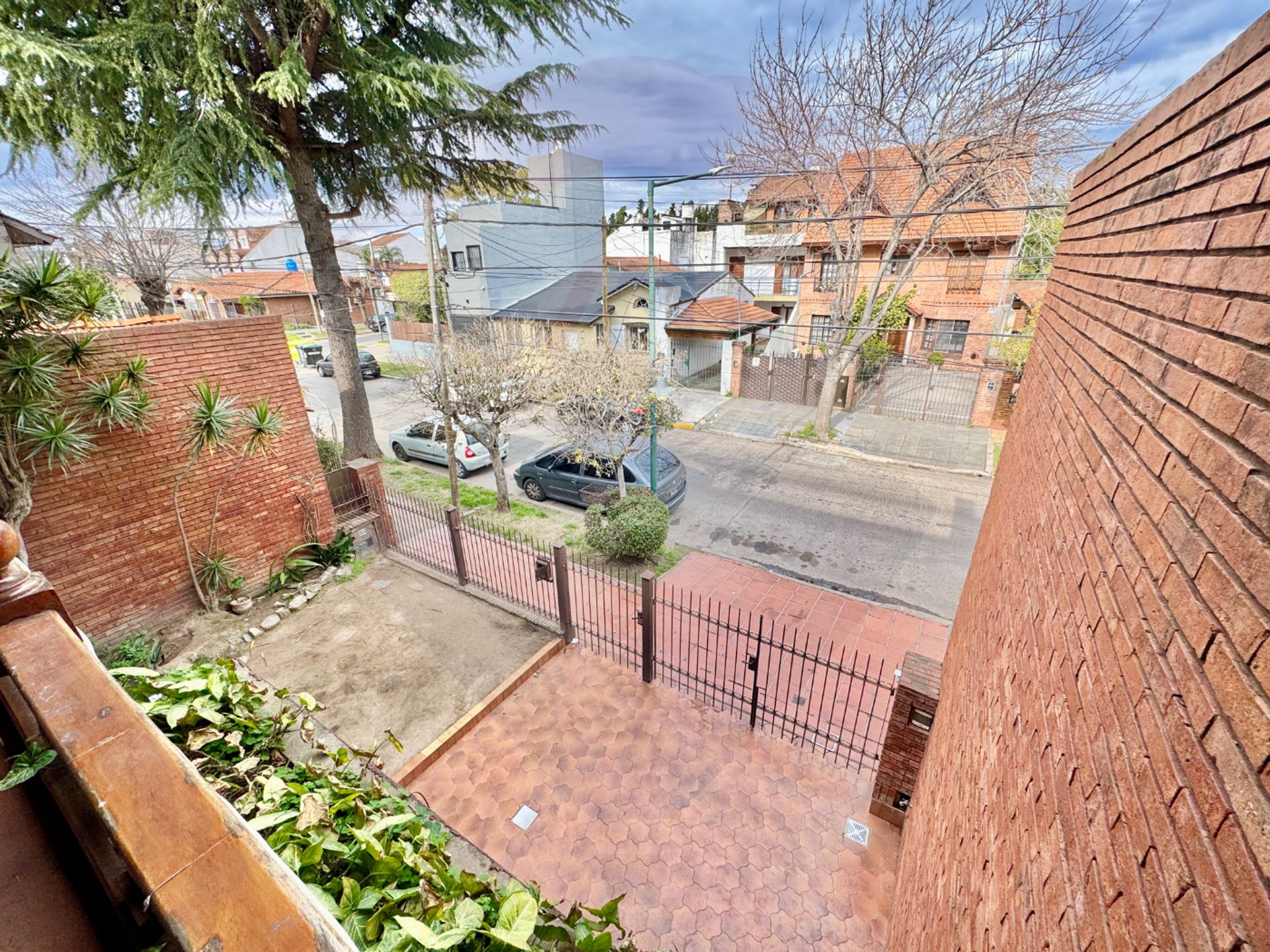 chalet 4 ambientes jardin, pileta y quincho