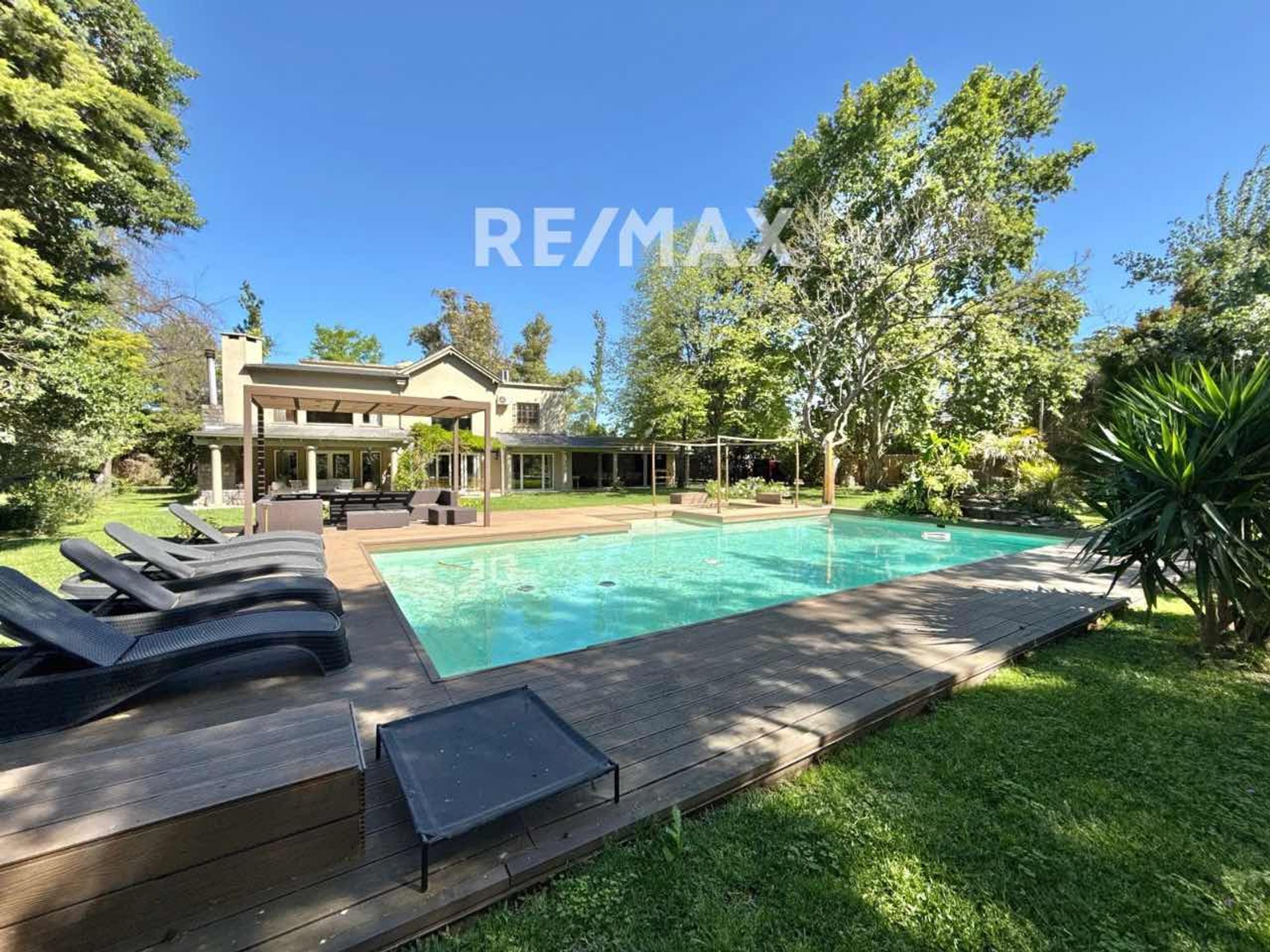 HOUSE FOR SALE 6 bedrooms PACHECO pool and park