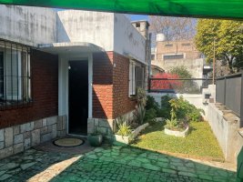 3-room House for Sale in Beccar, Backyard Pool