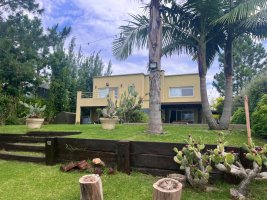 House for Sale - Santa Catalina Neighborhood - Benavidez