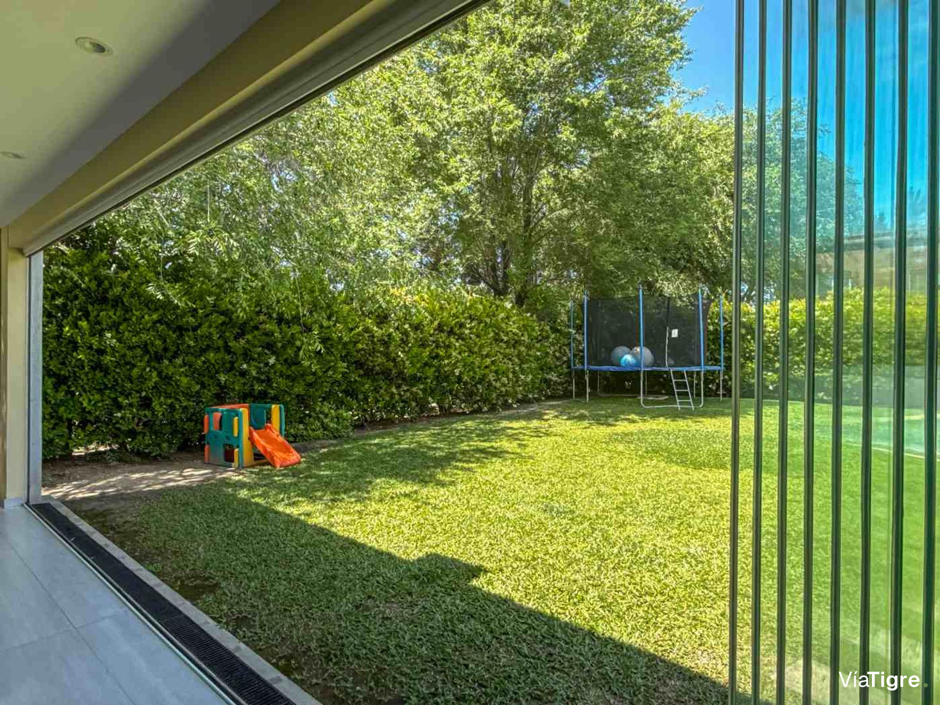 Venta casa 5 ambientes en La Comarca