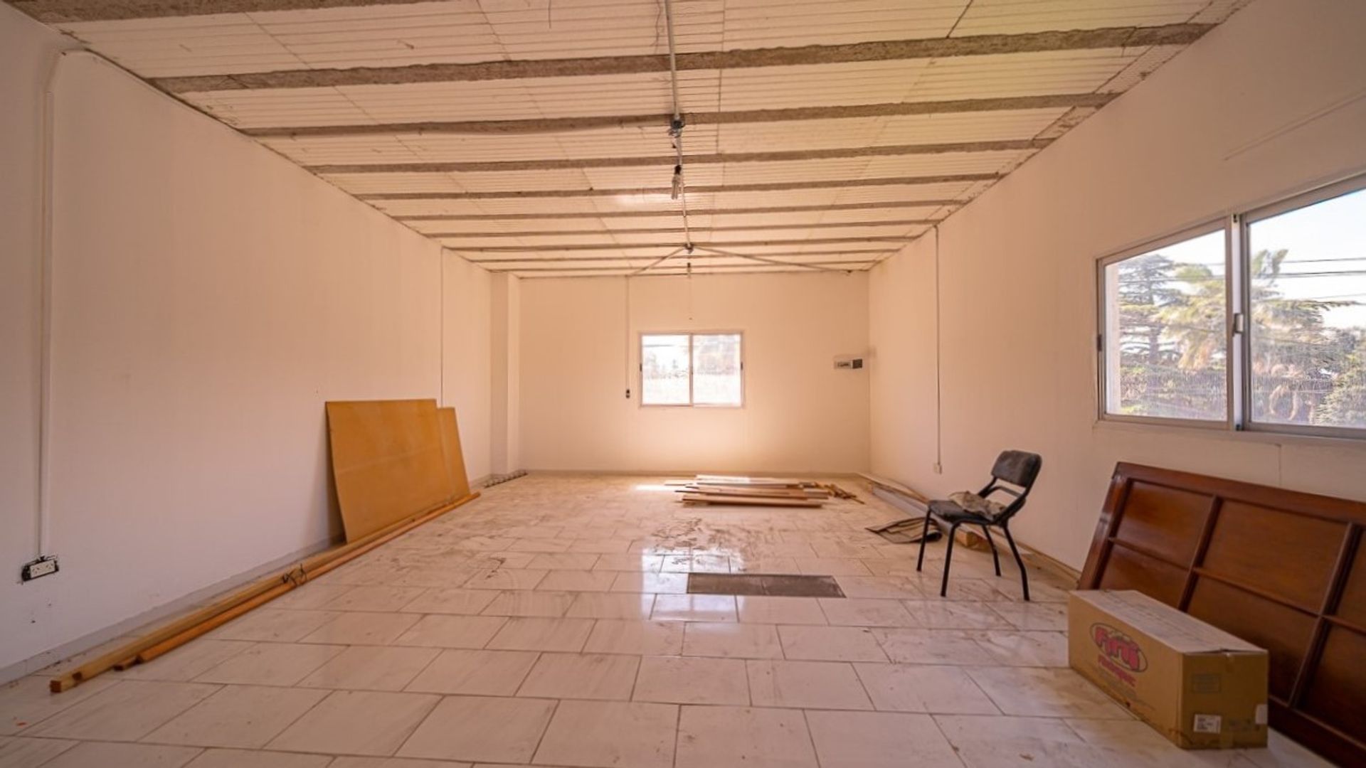 Lote 1000 Metros En Venta Benavidez Con Locales