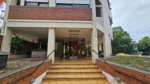 Departamento En Venta San Isdro Cochera / Balcon