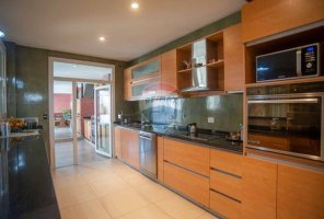 4-Room House for Sale in Olivos with Pool