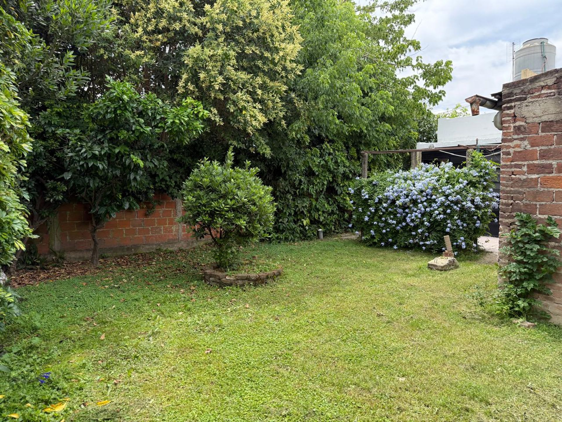 VENTA Casa 3 AMB JARDIN a 50mt de Av San Martin.