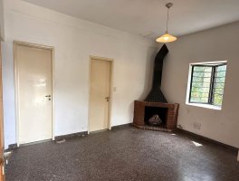 FOR SALE 3-room house with garden 50 meters from San Martin Ave.