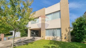 House Sale 4 bedrooms Tipas Nordelta