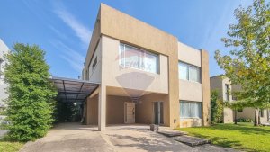 House Sale 4 bedrooms Tipas Nordelta