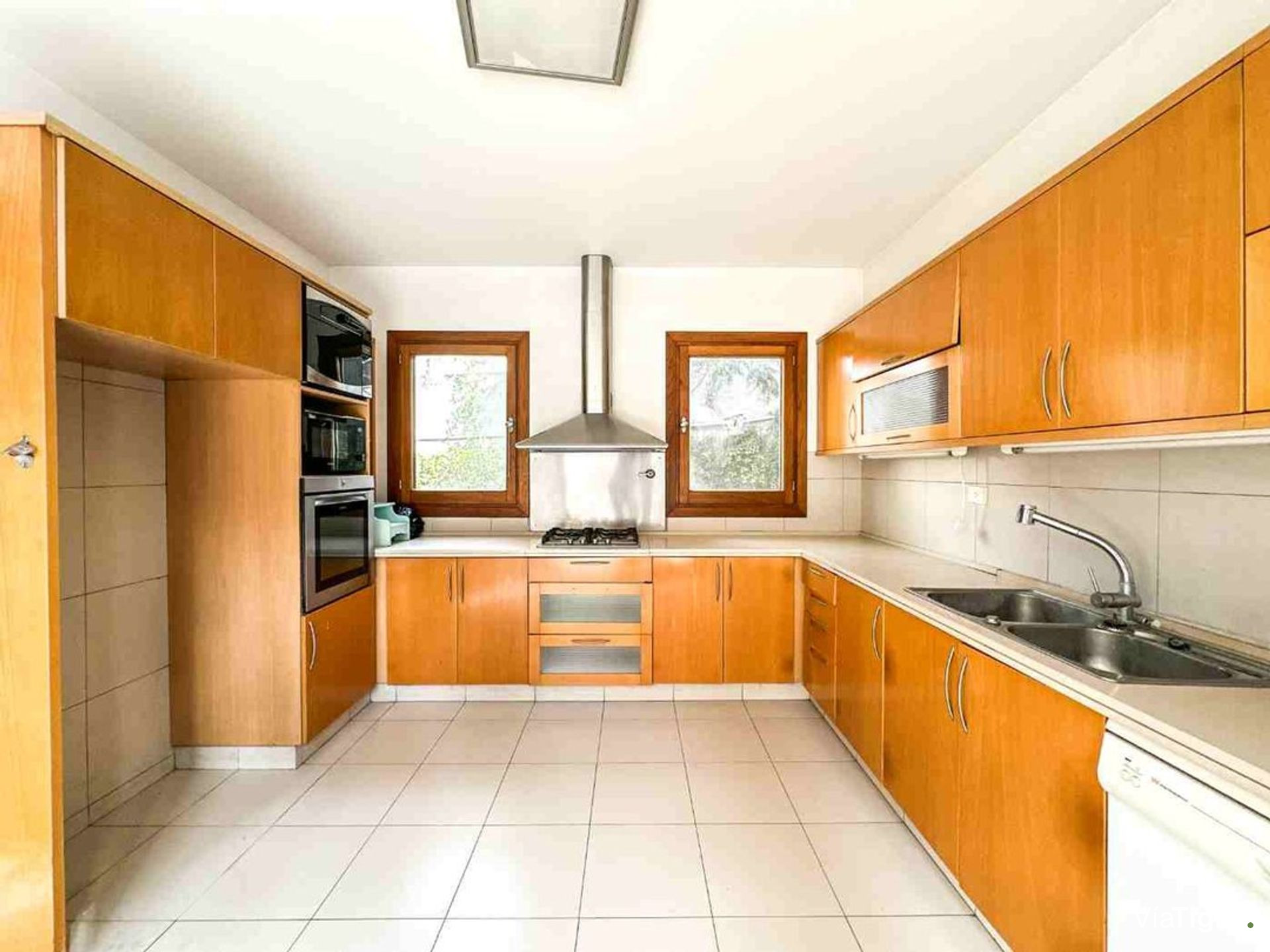 Casa en Venta ,6 ambientes - La Colina
