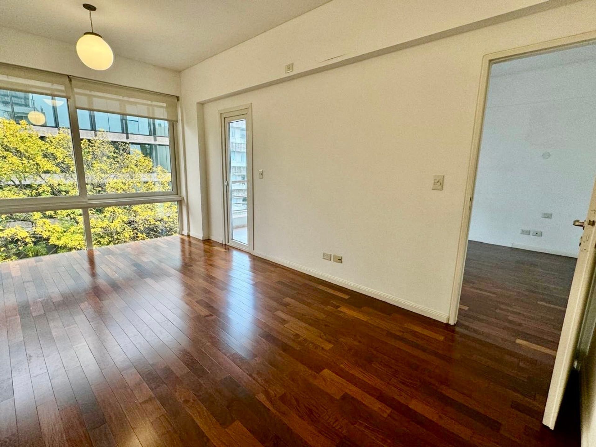 2-Room Rental, Libertador al Río, Garage