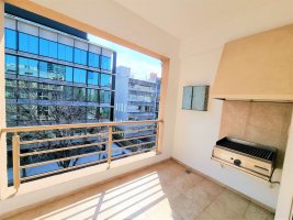 Alquiler 2 Ambientes Libertador al Río Cochera