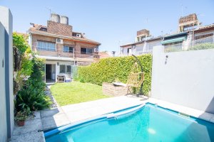 Duplex House for Sale – 5 Rooms with Pool – Olivos