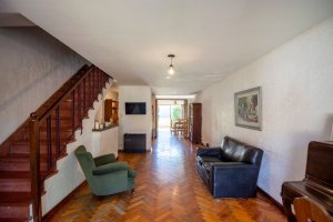 Duplex House for Sale – 5 Rooms with Pool – Olivos