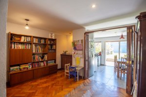 Duplex House for Sale – 5 Rooms with Pool – Olivos