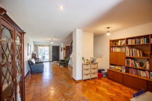 Duplex House for Sale – 5 Rooms with Pool – Olivos