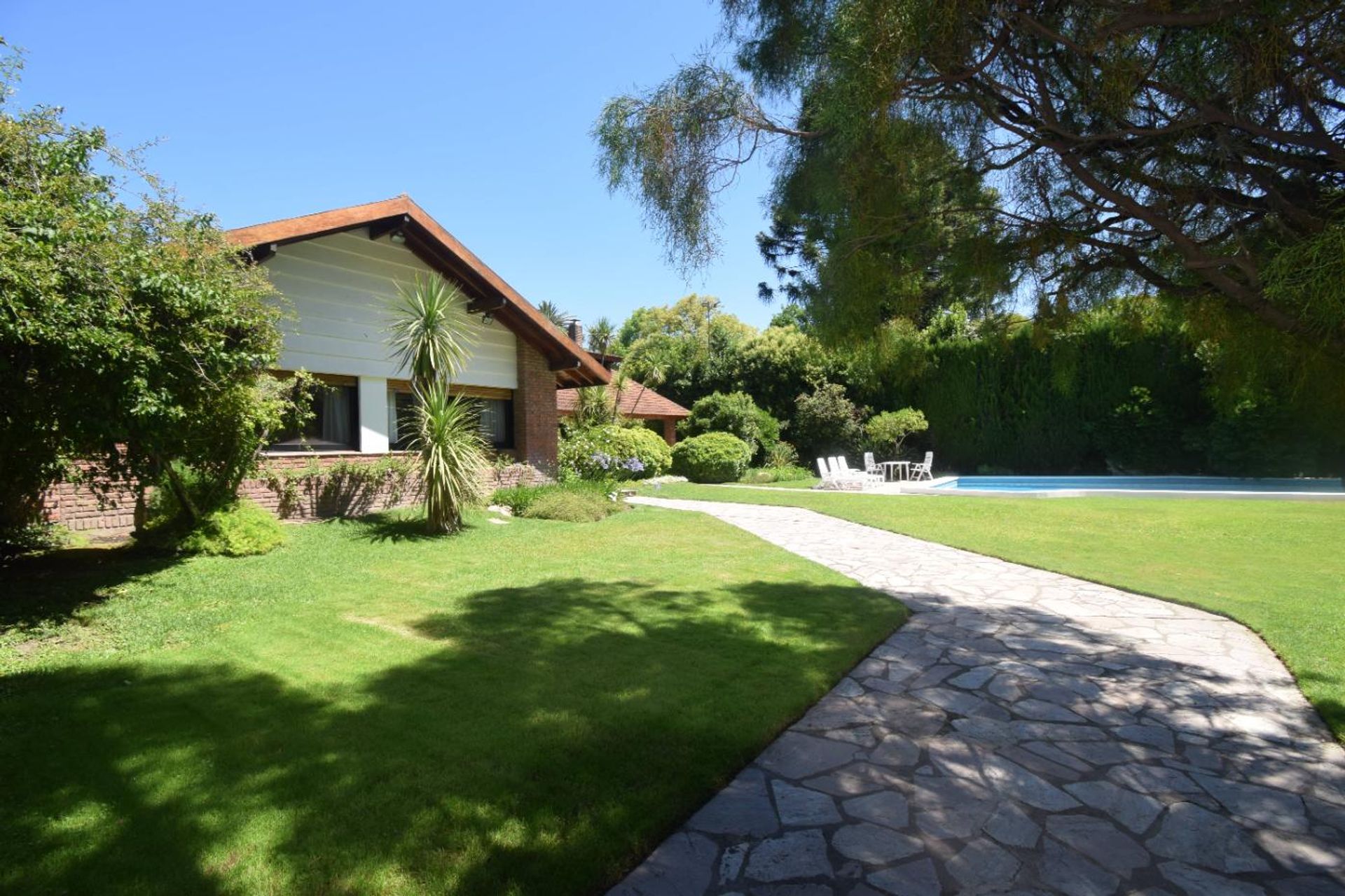Venta Casa Lomas Golf Pileta Parque 6 Ambientes