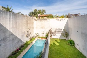 Triplex house, 5 rooms, garden and pool, sale in Florida