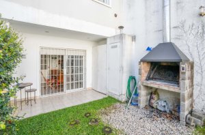 Triplex house, 5 rooms, garden and pool, sale in Florida