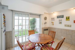 Triplex house, 5 rooms, garden and pool, sale in Florida