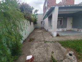 House for Sale with Garden and Barbecue Area in Ricardo Rojas
