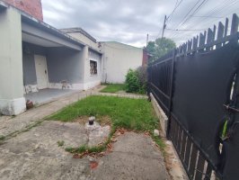 House for Sale with Garden and Barbecue Area in Ricardo Rojas