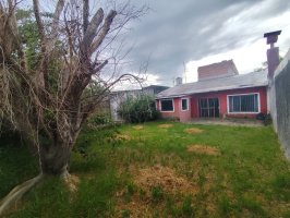 House for Sale with Garden and Barbecue Area in Ricardo Rojas
